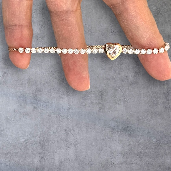 14K Rose GP tennis bracelet with large clear CZ heart Charm & adjustable size - Picture 2 of 4